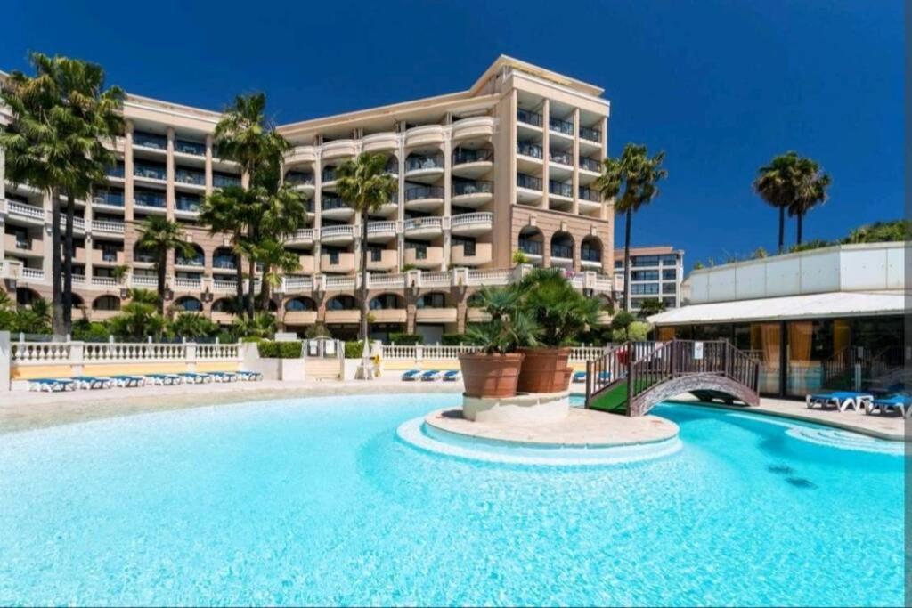 Appartement T2 Vue Panoramique C คานส์ ภายนอก รูปภาพ